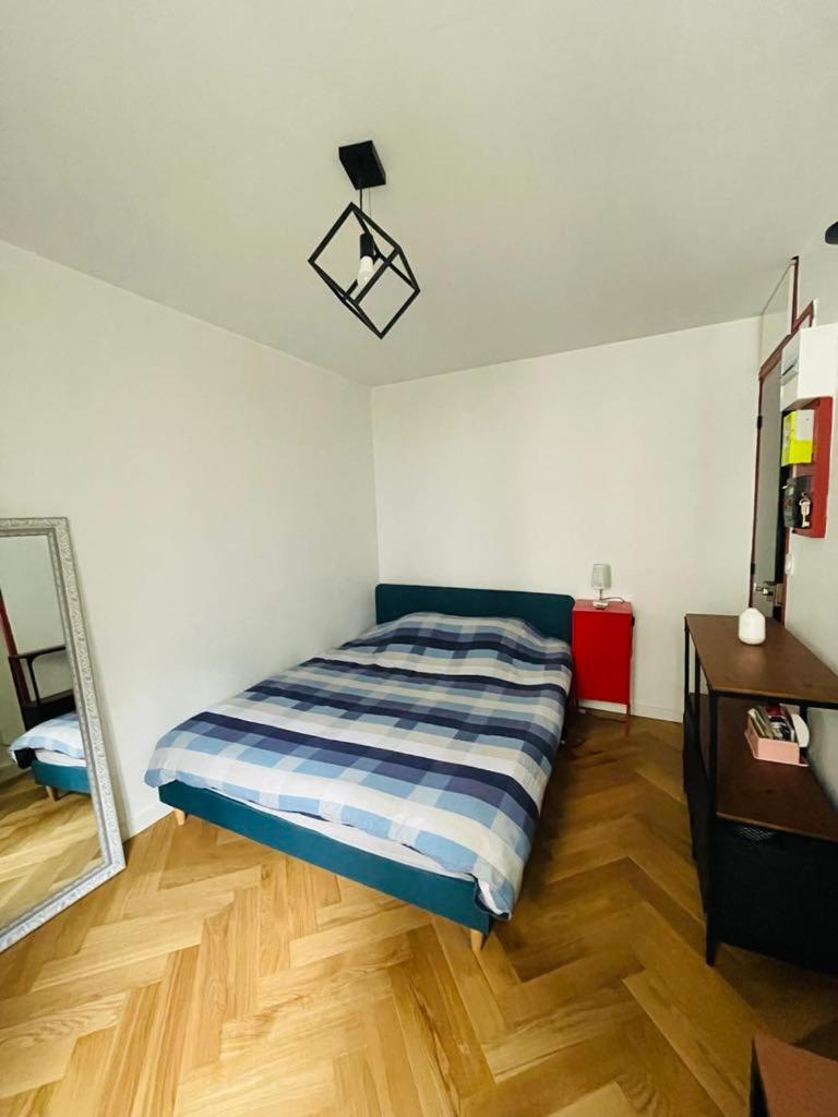 Apartament Petit Cocon Parisien ! Paris Centre - Gare Du Nord Zewnętrze zdjęcie