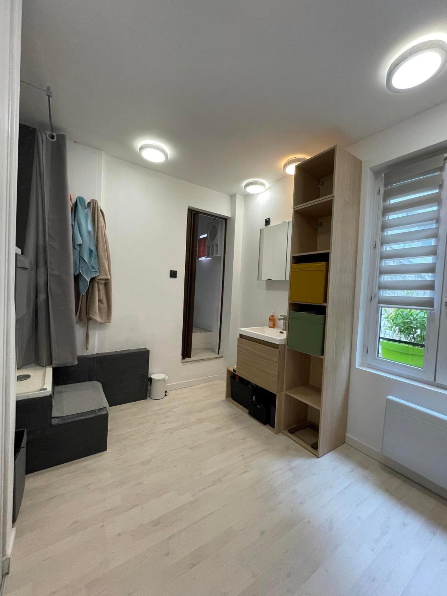 Apartament Petit Cocon Parisien ! Paris Centre - Gare Du Nord Zewnętrze zdjęcie