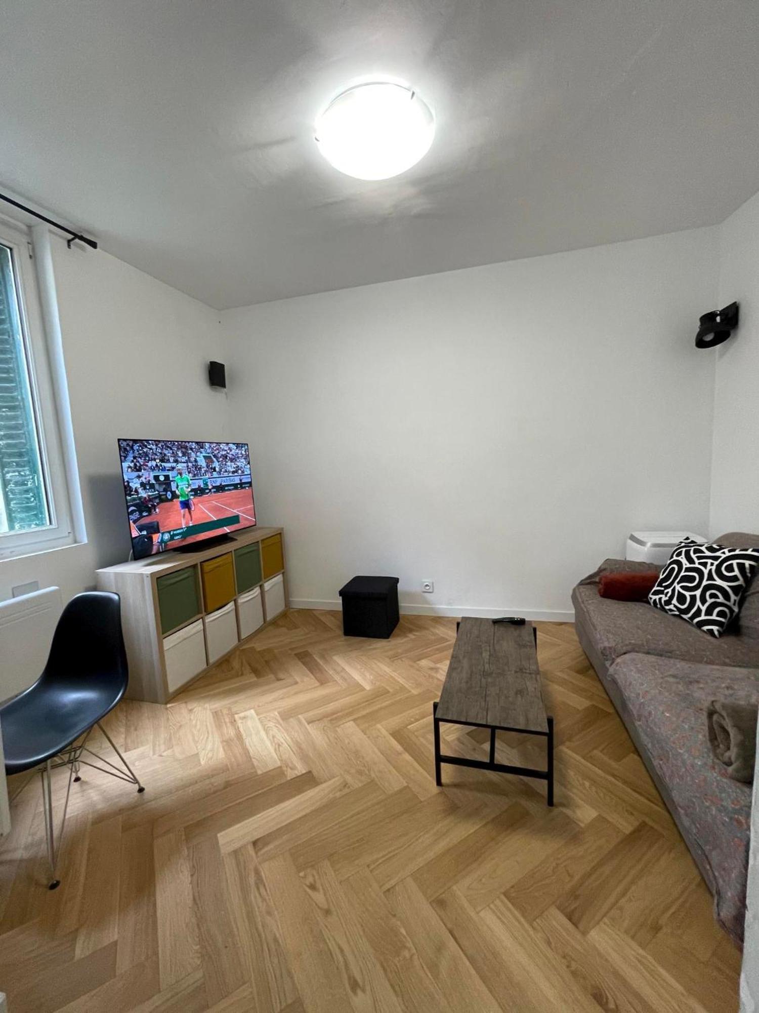 Apartament Petit Cocon Parisien ! Paris Centre - Gare Du Nord Zewnętrze zdjęcie